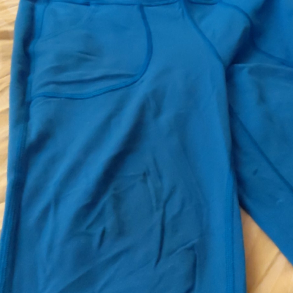Lululemon - Picture 3 of 3